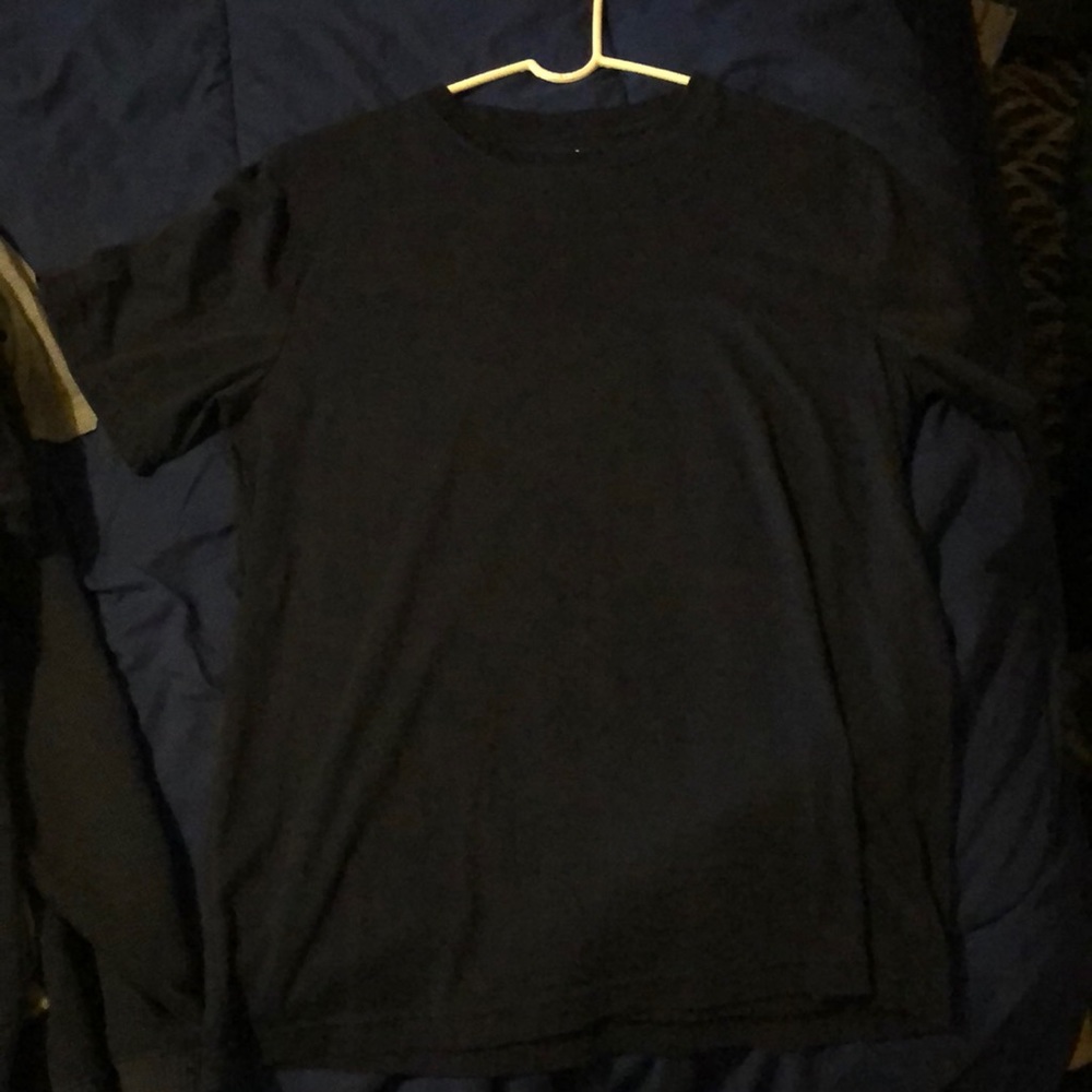 Black t shirt
